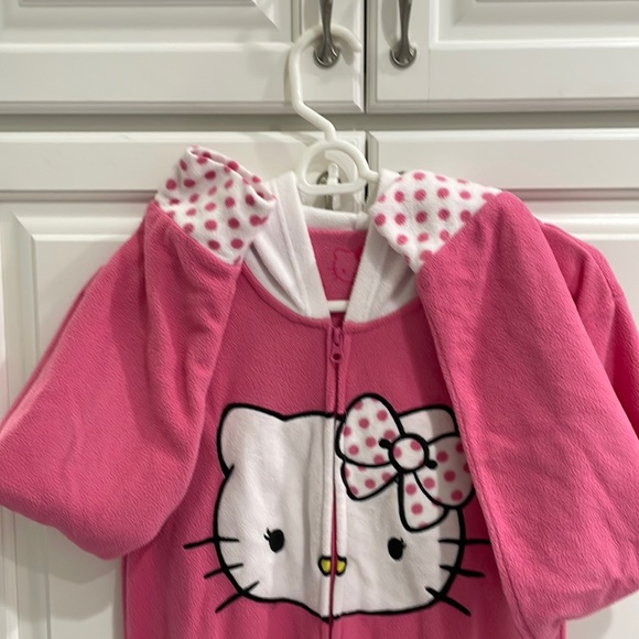 HELLO KITTY onesie NBW hooded-full zipper amazing condition - Picture 3 of 5